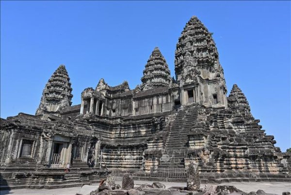 Campuchia cảnh báo du khách về khỉ khi tới thăm Angkor Wat